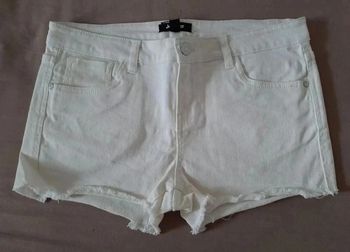 Short court blanc