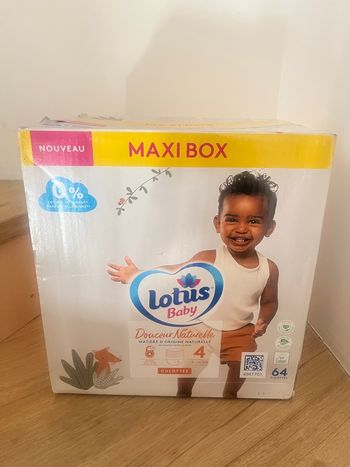 Paquet de couches lotus neuf taille 4