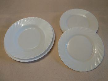 4 assiettes à dessert + 1 assiette plate + 1 assiette creuse Trianon Arcopal Vintage 