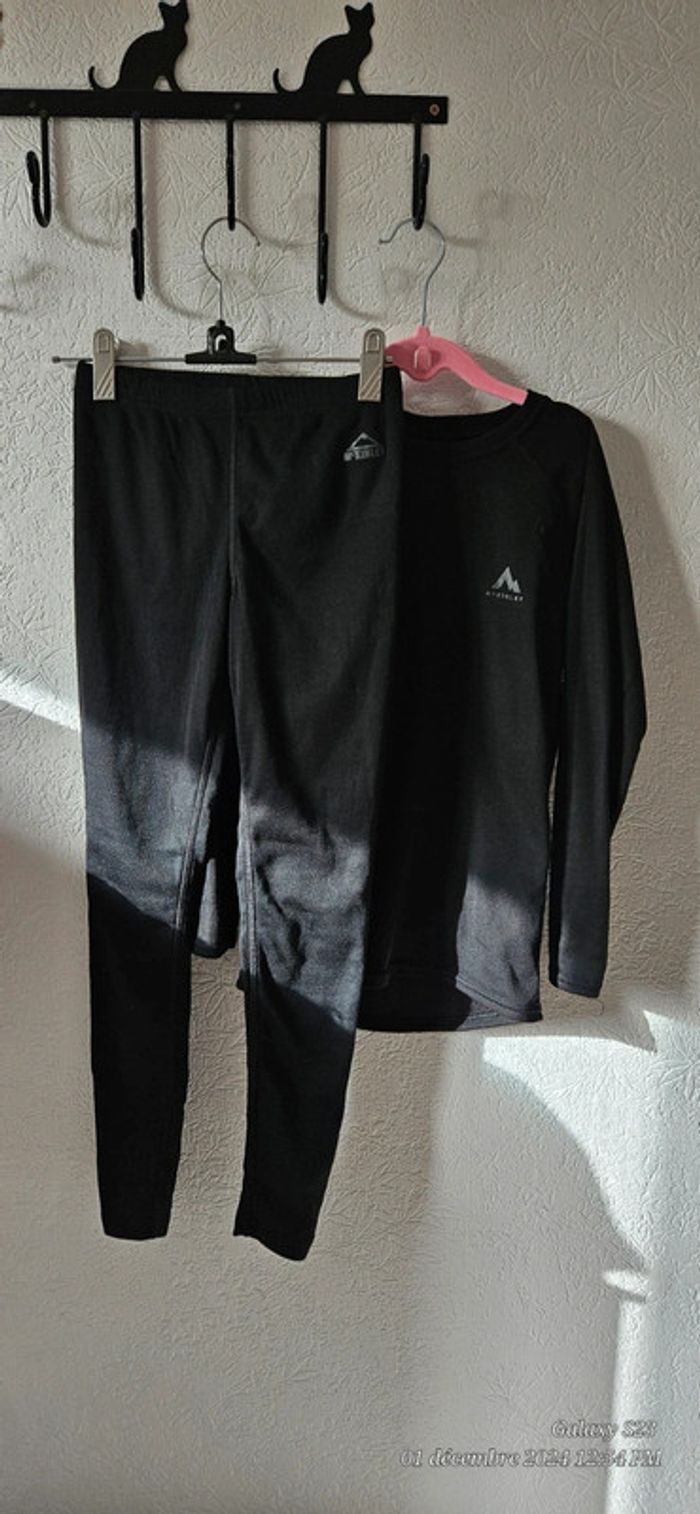 Sous pantalon et tee-shirt manches longues 10A
