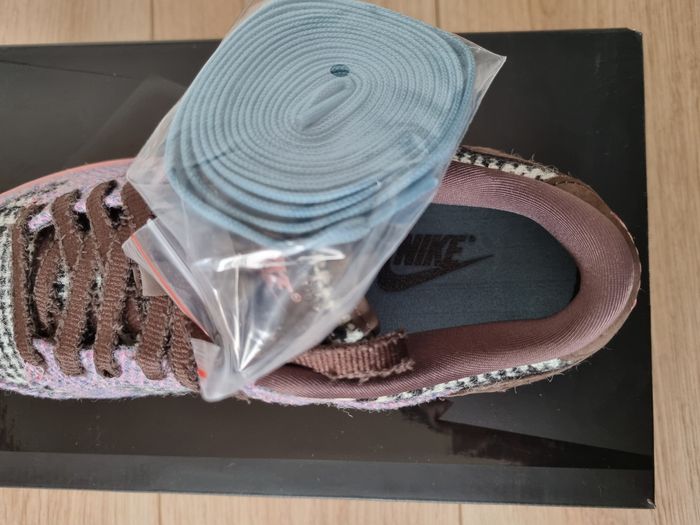 Nike x Harris Tweed Dunk Low violet - photo numéro 2