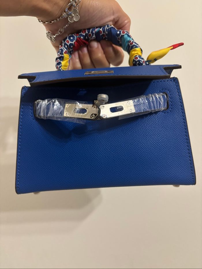 Mini Kelly 19 neuf et foulard offert