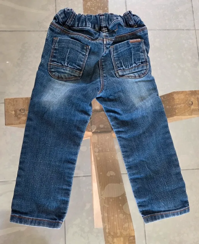 Jean fille taille 24 mois - photo numéro 2