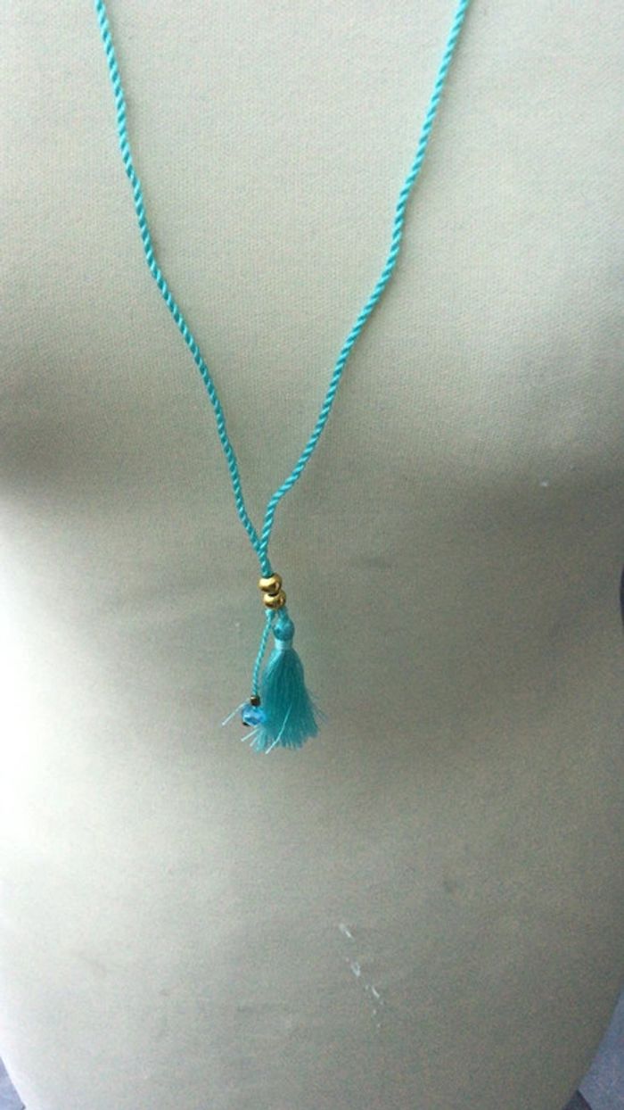 Collier sautoir bleu pendentif pompon - photo numéro 4