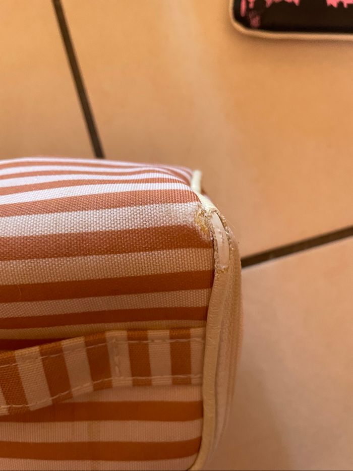 Lot trousse maquillage et toilette - photo numéro 8
