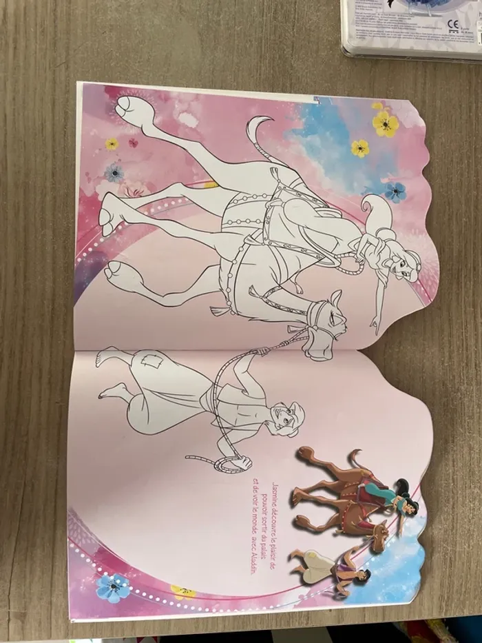 Joli livre de coloriage et stickers Princesse Disney - photo numéro 4