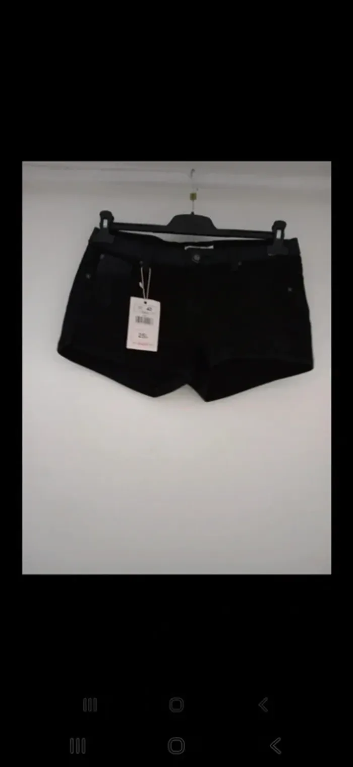 Short noir neuf avec étiquette – Jennyfer – Taille 40