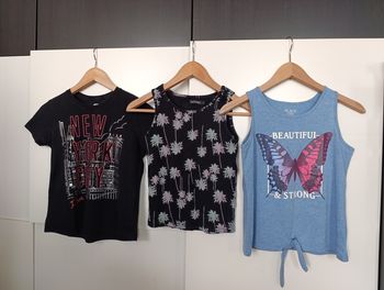Lot de 3 hauts (1 tee-shirt et 2 débardeurs)  Fille taille 10 à 12 ans 