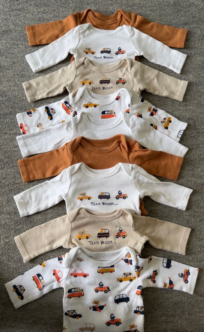 Lot 9 bodies manches longues 1 mois