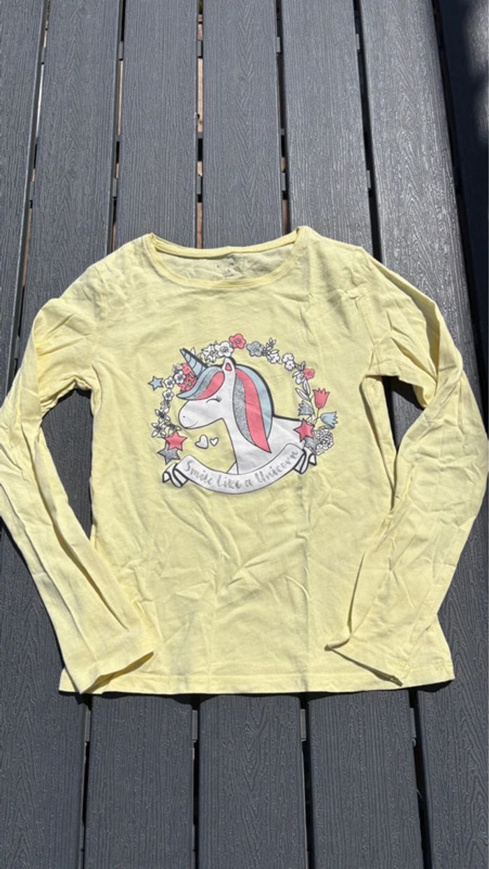 T shirt manches longues jaune Kiabi taille 10 ans
