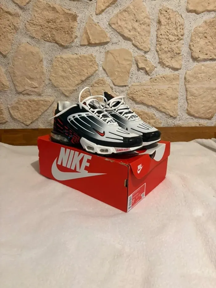 Nike Air Max Plus III – Noir, Blanc & Rouge – Édition Tuned Air – Taille 43 - photo numéro 2