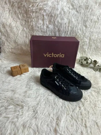 Paire de basket Victoria taille 32