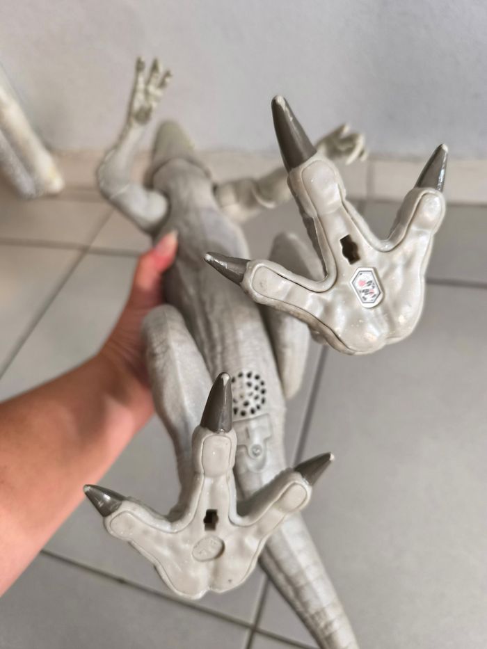Dinosaure Jurassic World indominus rex - photo numéro 10