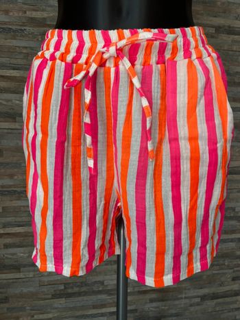 Short à rayures avec poches