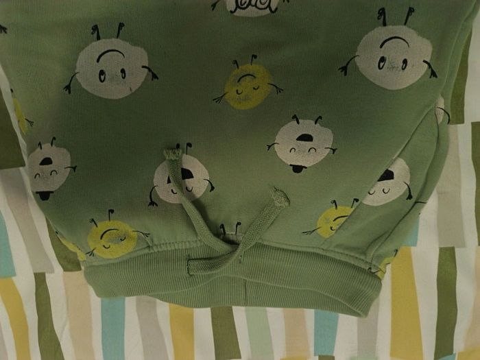 Pantalon vert smileys 80 cm - photo numéro 3