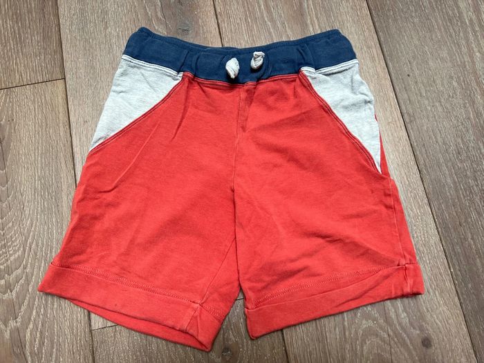 Short IKKS