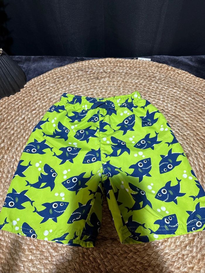 Short garçon taille 7/8ans - photo numéro 2