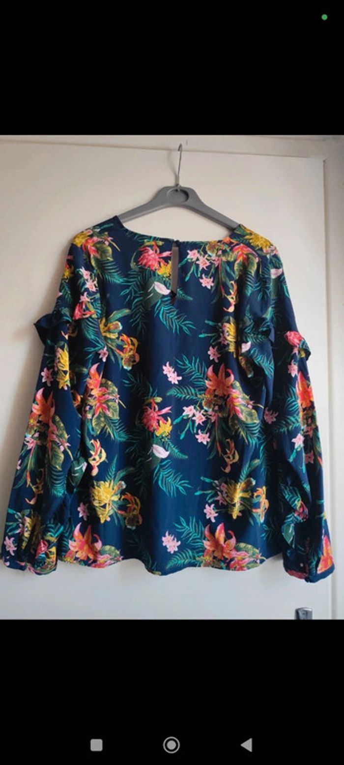 Blouse bleu marine fleurie et colorée taille 42/44 kiabi - photo numéro 2
