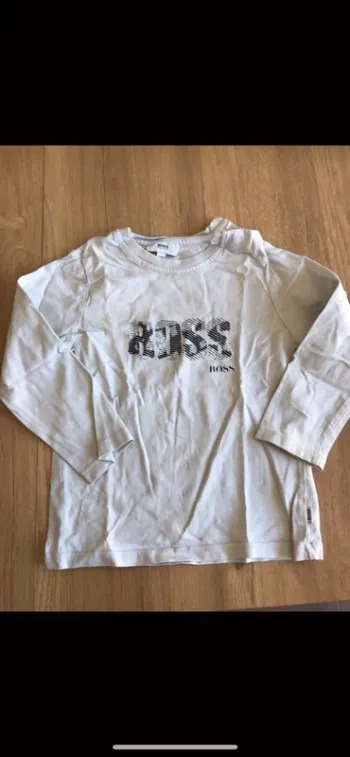 T-shirt Hugo boss taille 3 ans