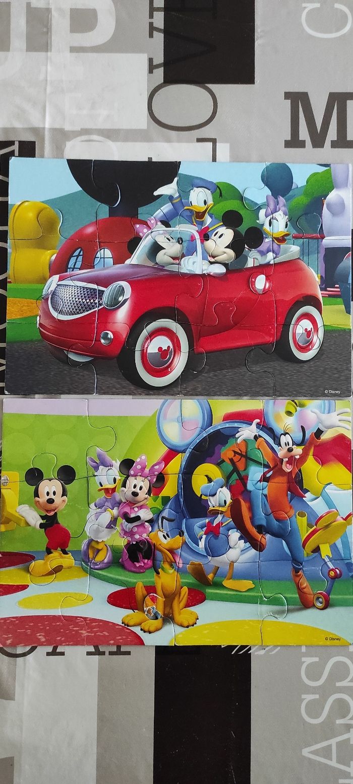 Lot deux puzzles 12 pièces Disney