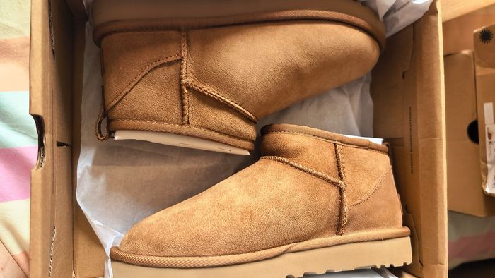 UGG CLASSIC ULTRA MINI 36