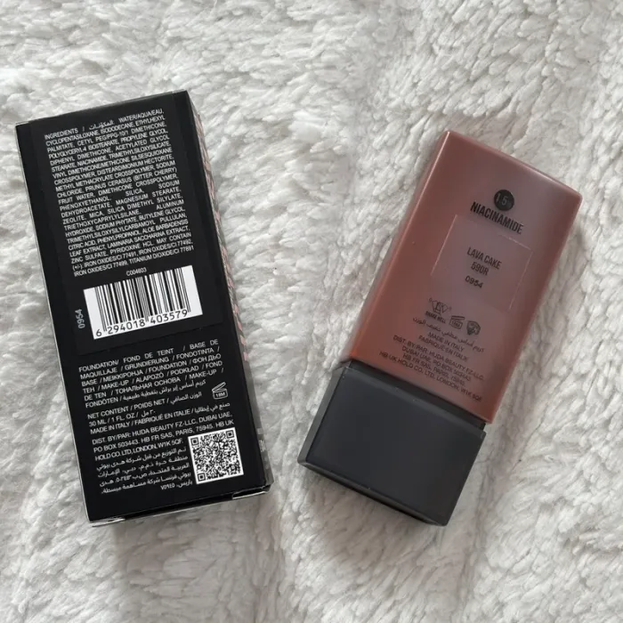 Fond de teint - Easy blur - Lava cake 590R - Huda beauty - photo numéro 3