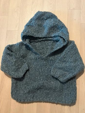 Pull fait main bleu canard 3/4 ans avec capuche très bon état