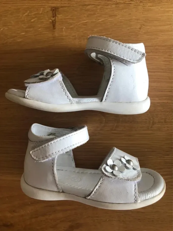 Sandales premiers pas en cuir MOD8 pointure 19 - photo numéro 4