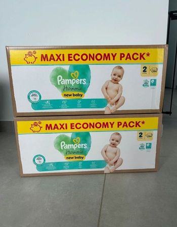 208 couches Pampers taille 2 lot de 2 cartons neufs