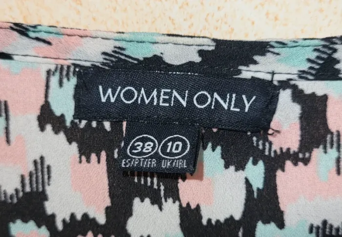 Blouse women only - photo numéro 4