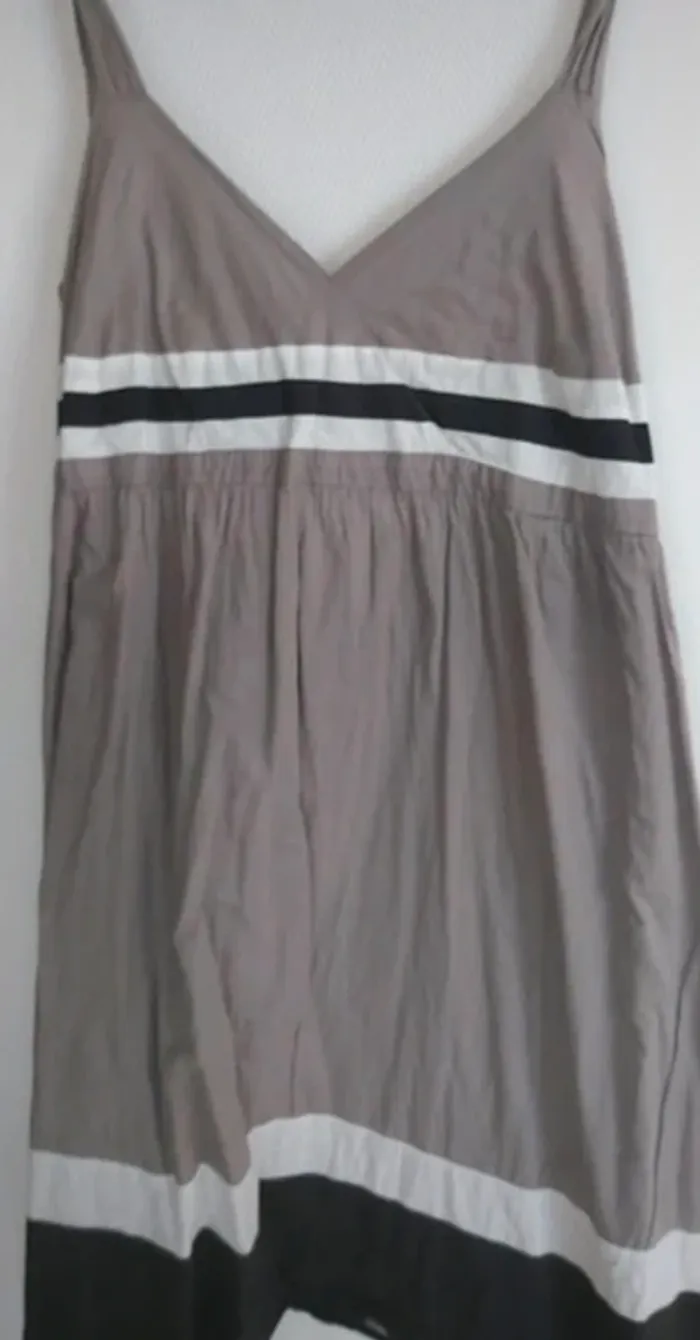 Robe tricolore Kiabi – Taille 42 - 5€ - photo numéro 4