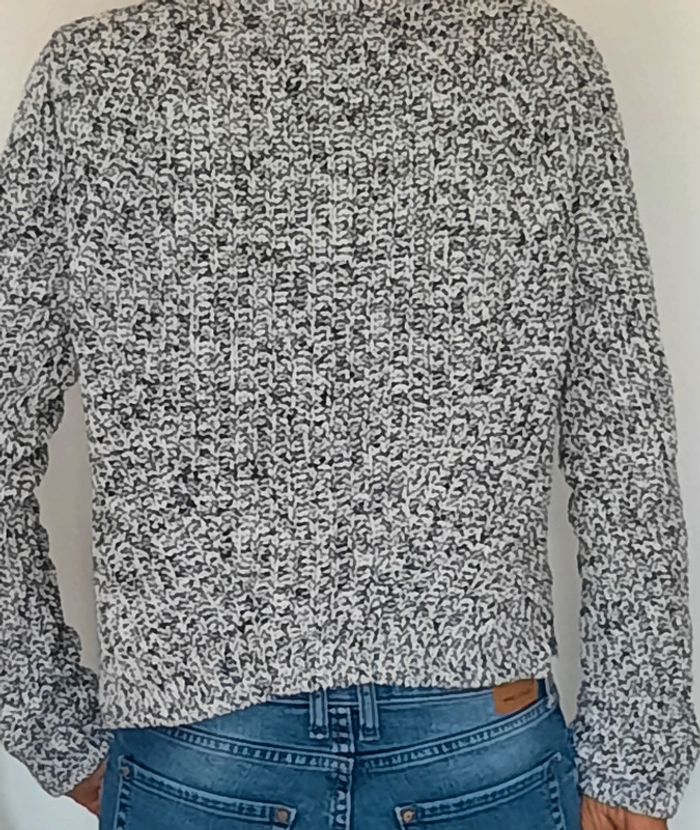 Pull-over noir et blanc taille XS - photo numéro 2