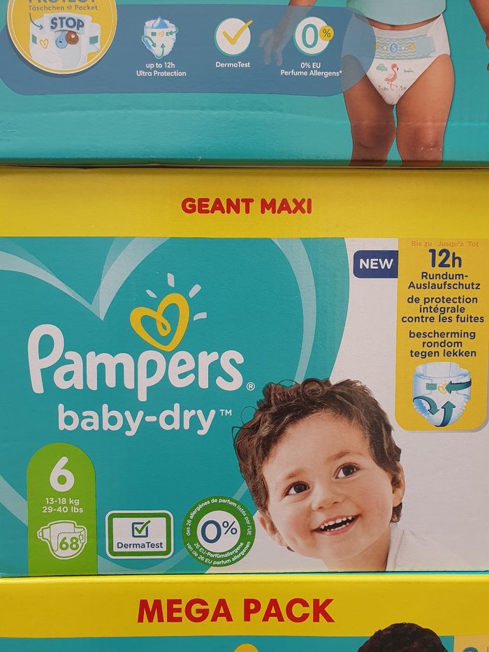 Couches pampers taille 6 x2cartons
