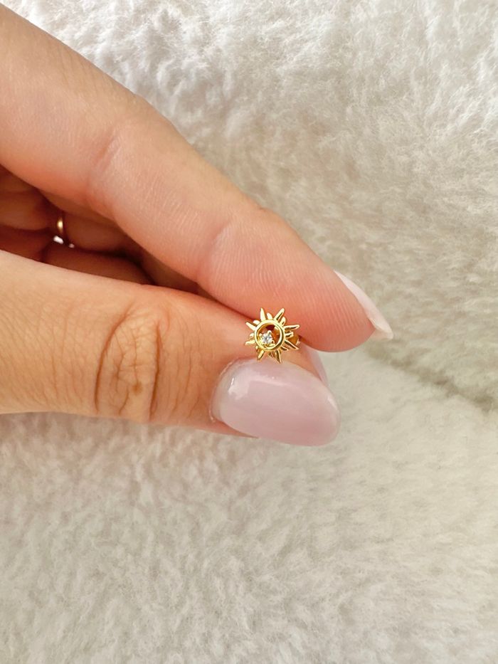 Piercing soleil avec brillant, doré - photo numéro 2