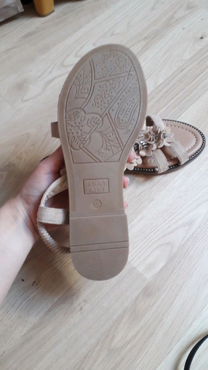 Sandales beige à fleurs strass - photo numéro 3