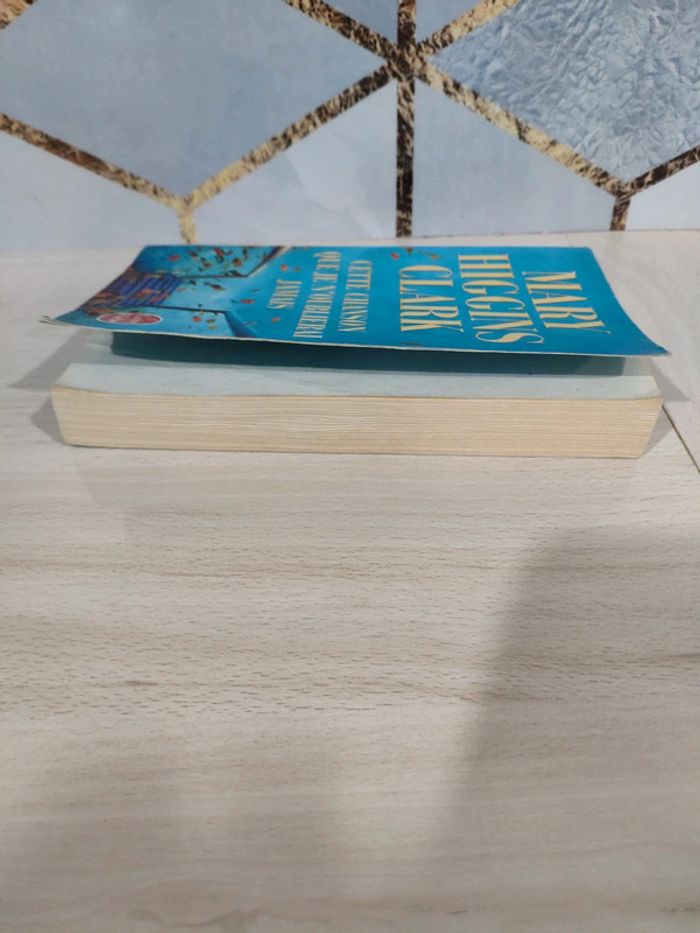 Livre poche cette chanson que je n'oublierai jamais Mary Higgins Clark - photo numéro 5