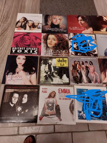 Lot 38 CD 2 titres chanteuses diverses