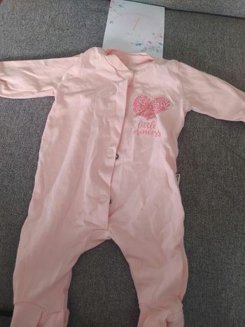 Lot séparable 4 pyjamas  été 1 mois