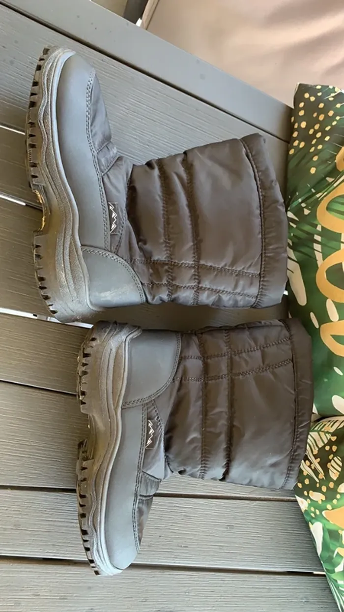 Bottes de neige taille 33 comme neuves - photo numéro 5