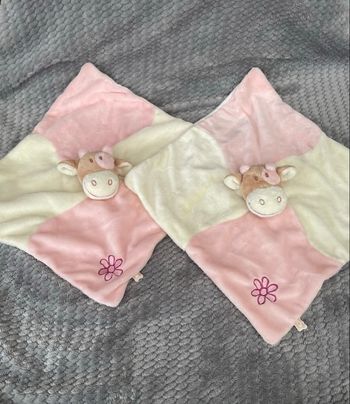 Doudou plat vache Lola beige rose fleur Noukie's Noukies