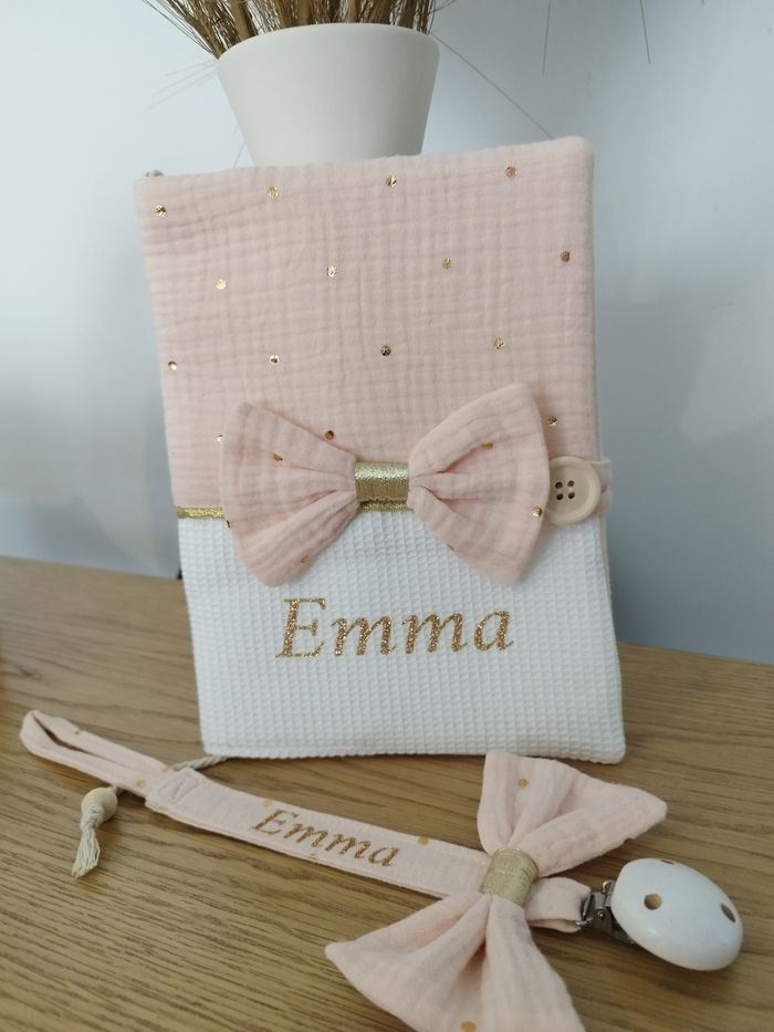 Protège carnet de santé+ attache tétine 37€ - photo numéro 2