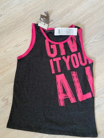 T-shirt débardeur décathlon, taille 10 ans neuf