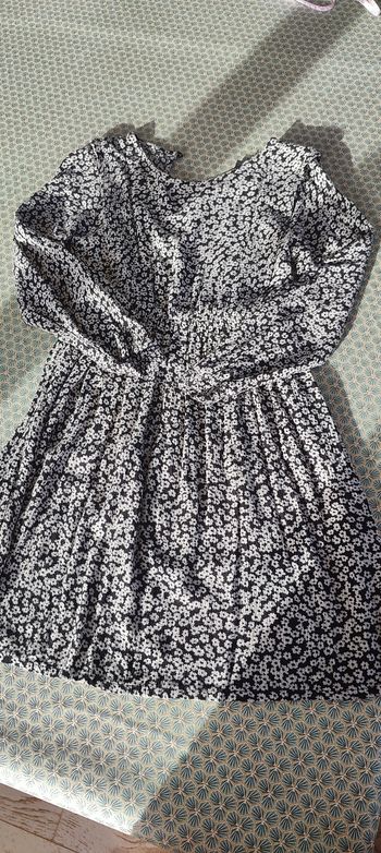 Robe à fleur noir et blanc 8 ans