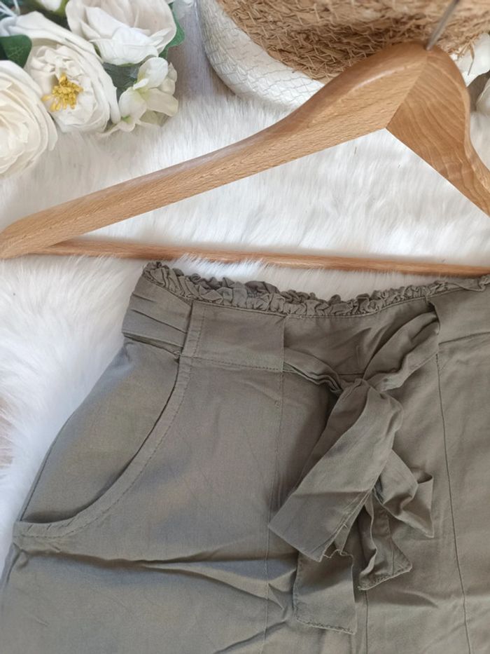 Jolie short taille haute taille 34 - photo numéro 2