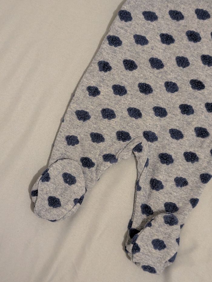 Pyjama Absorba gris à nuages bleus – 3 mois- très bon état - photo numéro 3