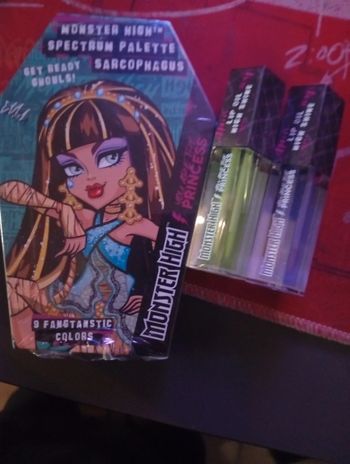 Lot maquillage Monster high Cléo de nile neuf