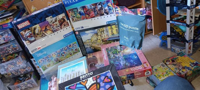 Lot 13 puzzles neuf 1000 pieces et 1 de 2000 blister cassé  sur 2