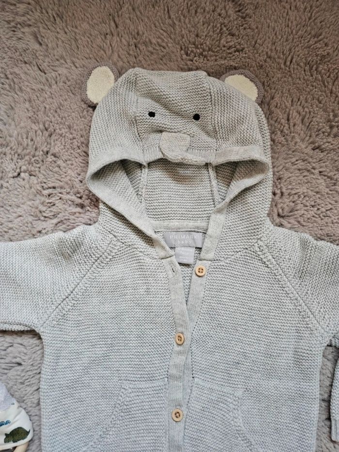 Pull neuf taille 6 9 mois - photo numéro 2