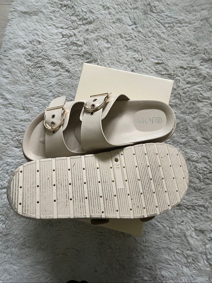 Claquettes beige - photo numéro 2