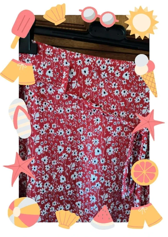 *Neuve *Jupe mi longue fluide motif fleuri rouge et blanc 38/40 - photo numéro 3
